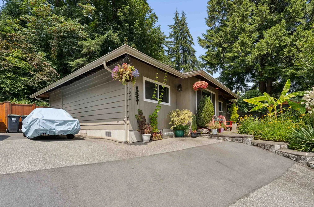 House for sale at 1525 Avonlynn Crescent North Vancouver British Columbia - MLS: R3148974