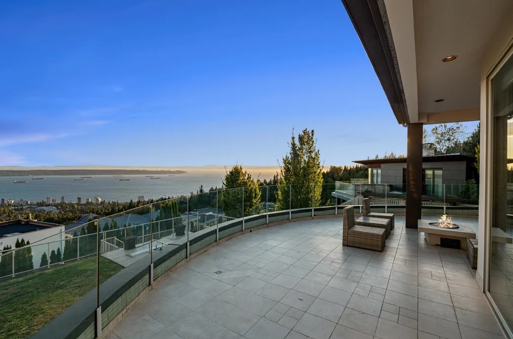 House for sale at 1526 Chippendale Court West Vancouver British Columbia - MLS: R3126964