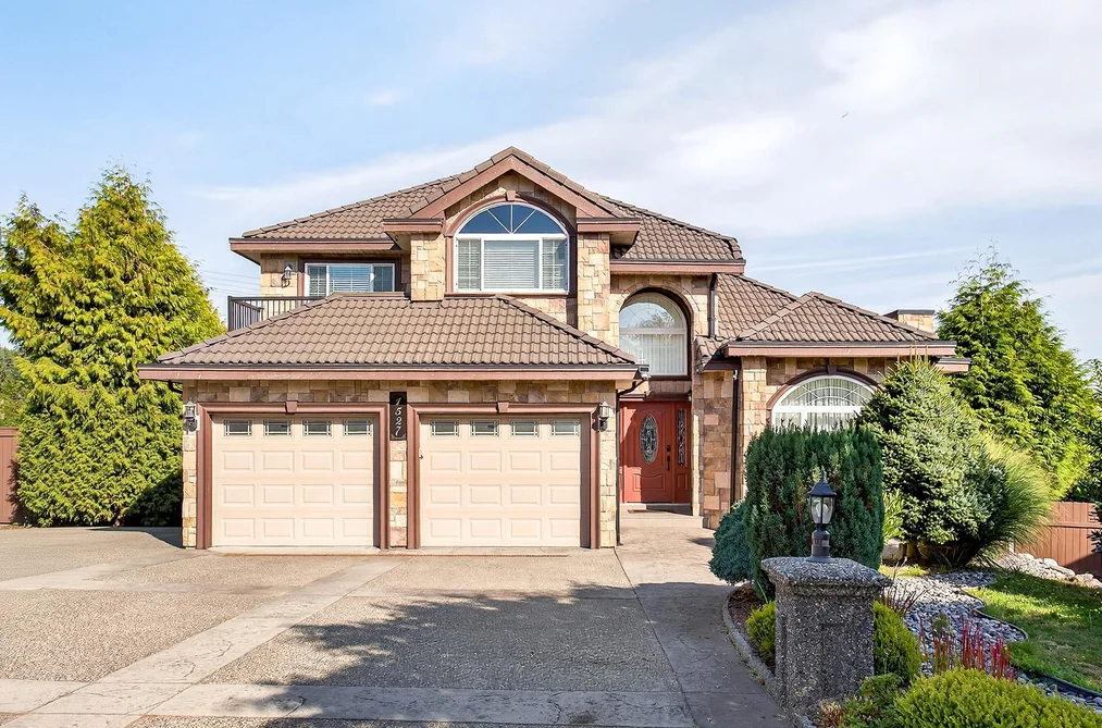 1527 GREENSTONE COURT, Coquitlam BC V3E 2W2, Coquitlam BC — Residential for Sale - Photo 2