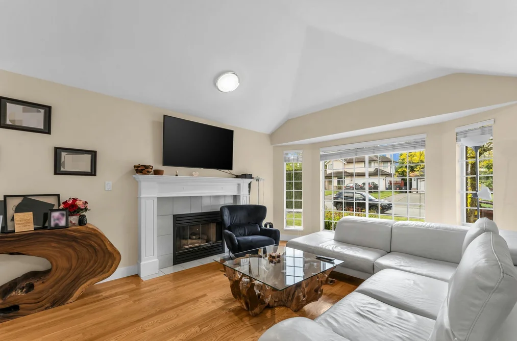 15295 111A AVENUE, Surrey BC V3R 0G4, Surrey BC — Residential for Sale - Photo 4