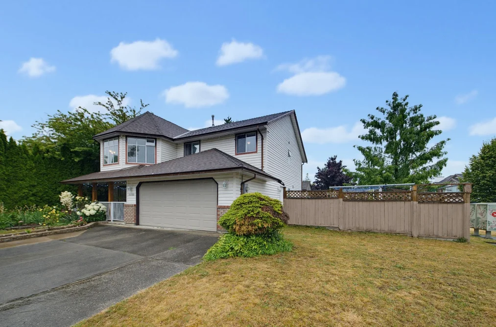 House for sale at 15299 93a Avenue Surrey British Columbia - MLS: R3141385