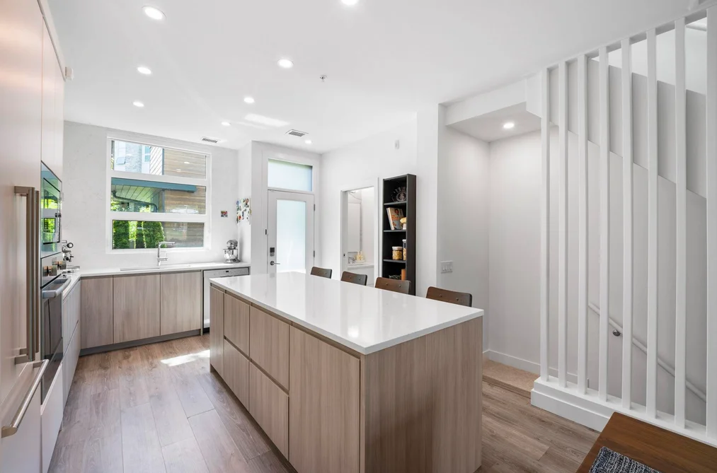 153 2060 CURLING ROAD, North Vancouver BC V7P 0E1, North Vancouver BC — Residential for Sale - Photo 4