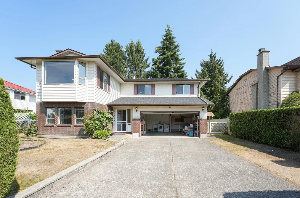 House for sale at 15309 95a Avenue Surrey British Columbia - MLS: R3156135