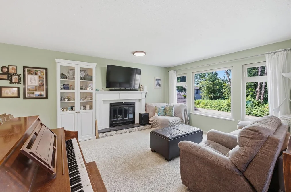 15318 87A AVENUE, Surrey BC V3S 4Z9, Surrey BC — Residential for Sale - Photo 2