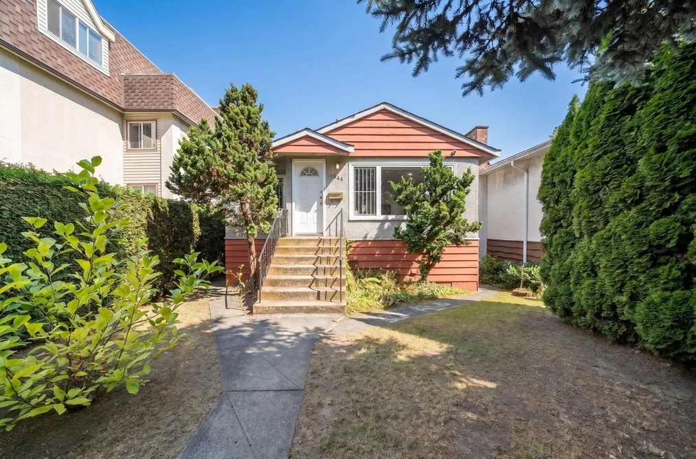House for sale at 1534 W 71st Avenue Vancouver British Columbia - MLS: R3166135