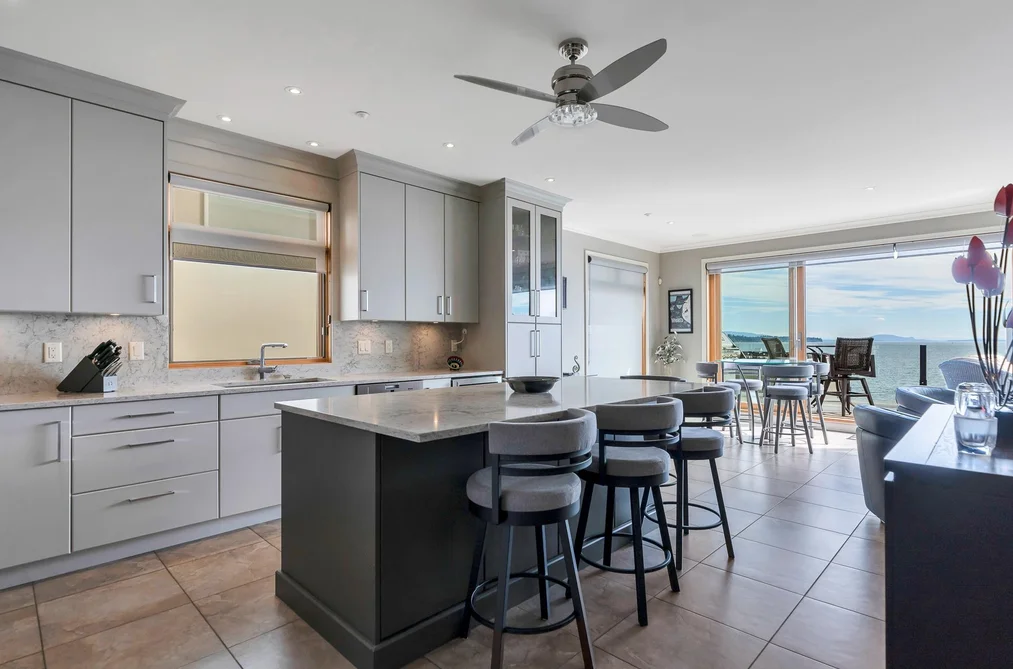 15364 VICTORIA AVENUE STREET, White Rock BC V4B 1H2, White Rock BC — Residential for Sale - Photo 2