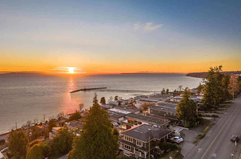 15383 COLUMBIA AVENUE, White Rock BC V4B 1K1, White Rock BC — Residential for Sale - Photo 2