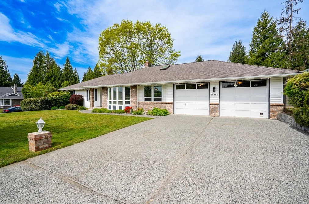 15395 112A AVENUE, Surrey BC V3R 8Z2, Surrey BC — Residential for Sale - Photo 3