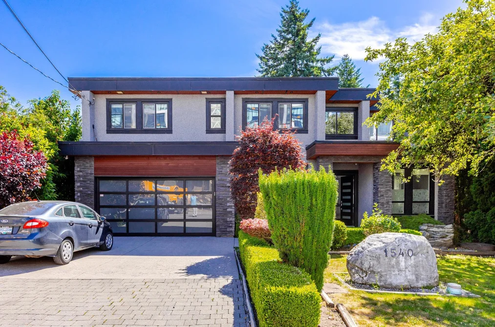 House for sale at 1540 Maple Street White Rock British Columbia - MLS: R3075461
