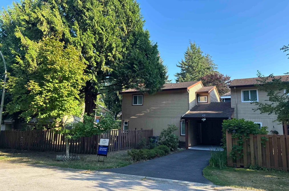 Half Duplex for sale at 15402 96a Avenue Surrey British Columbia - MLS: R3149964