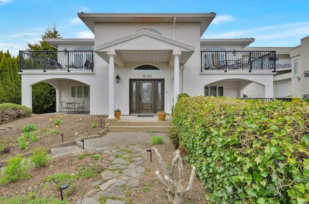 House for sale at 15423 Buena Vista Avenue White Rock British Columbia - MLS: R3111382