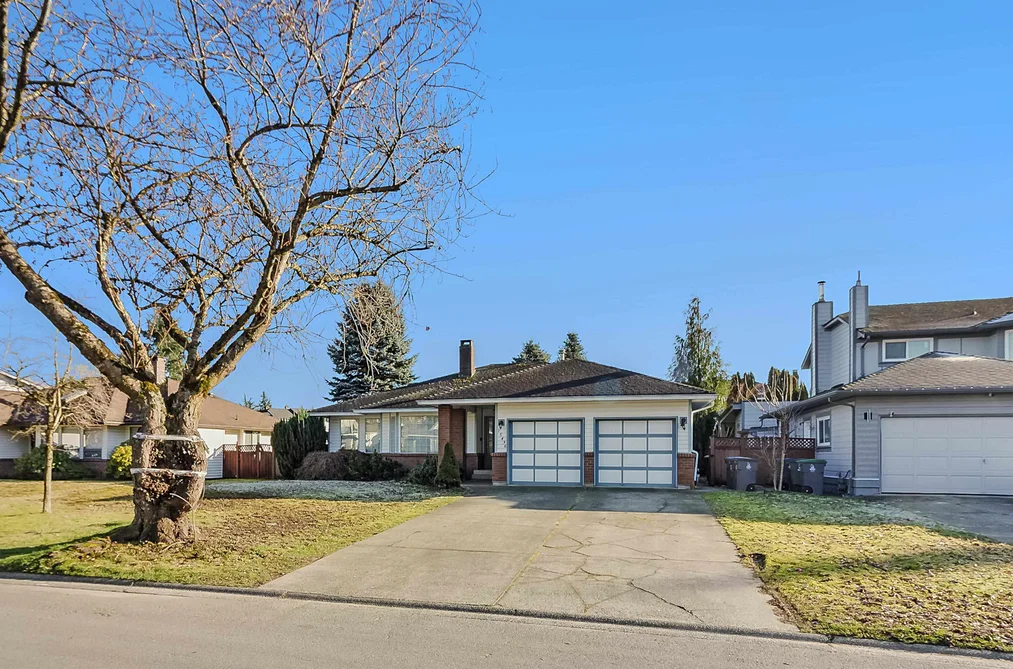 House for sale at 15436 94 Avenue Surrey British Columbia - MLS: R3082001