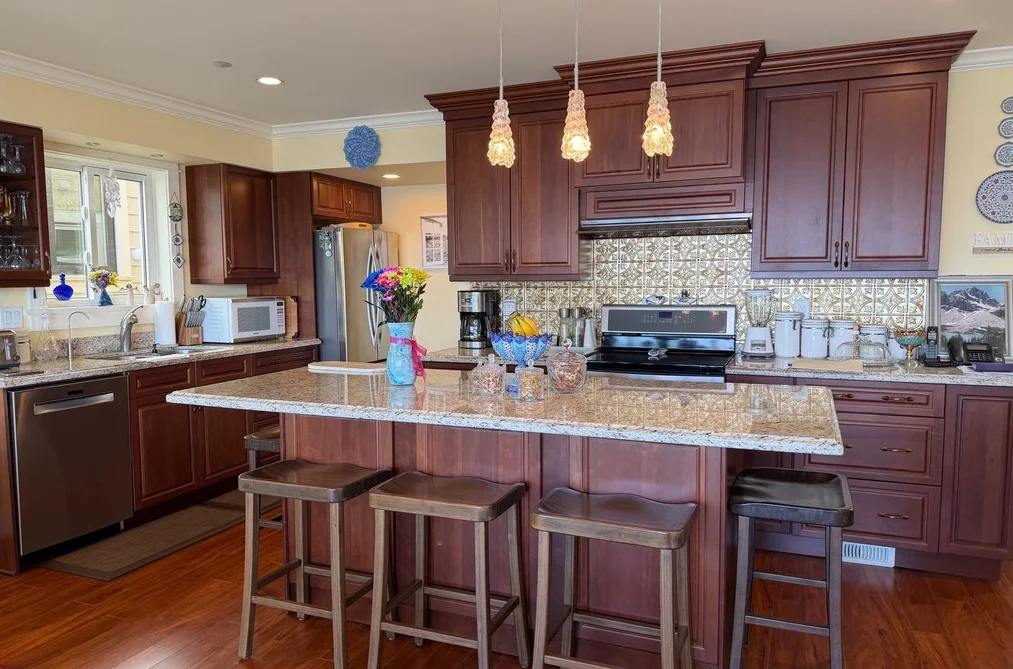 15440 VICTORIA AVENUE, White Rock BC V4B 1H3, White Rock BC — Residential for Sale - Photo 4