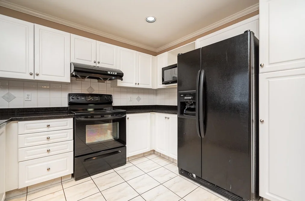 15445 109A AVENUE, Surrey BC V3R 0X6, Surrey BC — Residential for Sale — Photo 10 of 33