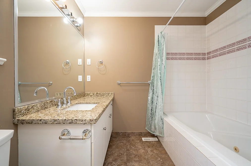 15445 109A AVENUE, Surrey BC V3R 0X6, Surrey BC — Residential for Sale — Photo 18 of 33