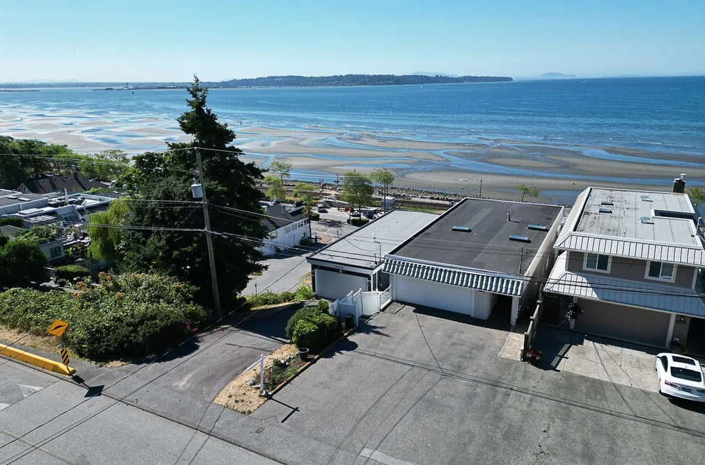 House for sale at 15452 Victoria Avenue White Rock British Columbia - MLS: R3088709