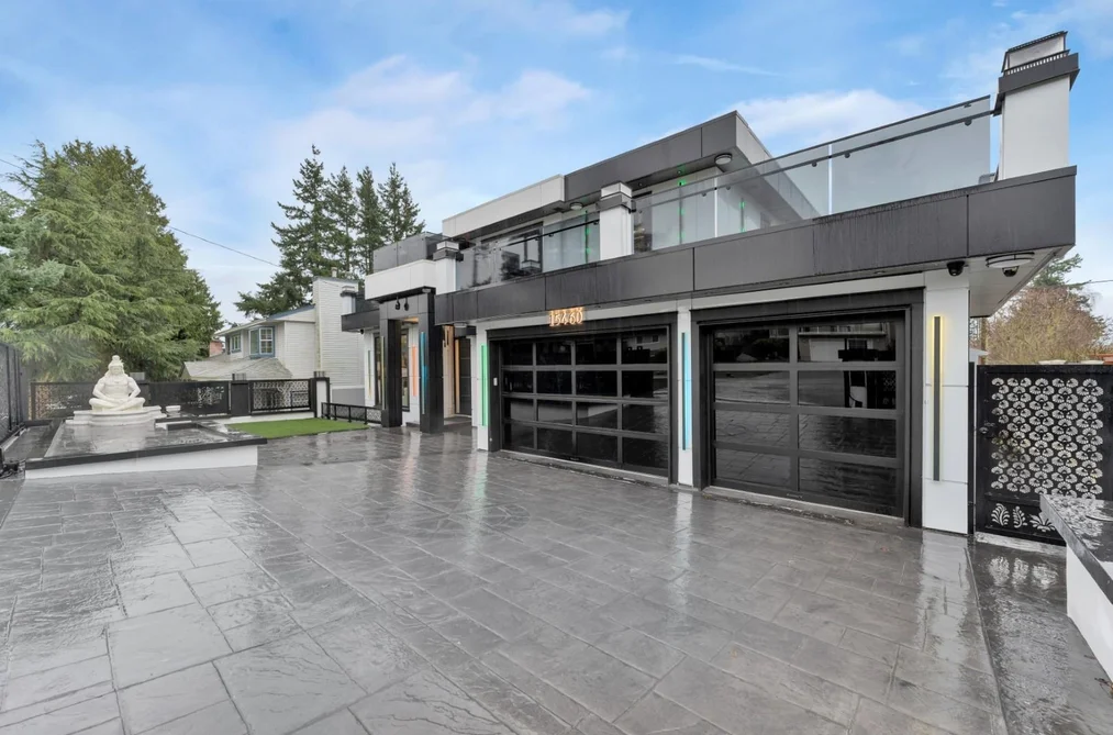 15460 SEMIAHMOO AVENUE, White Rock BC V4B 1T8, White Rock BC — Residential for Sale - Photo 2