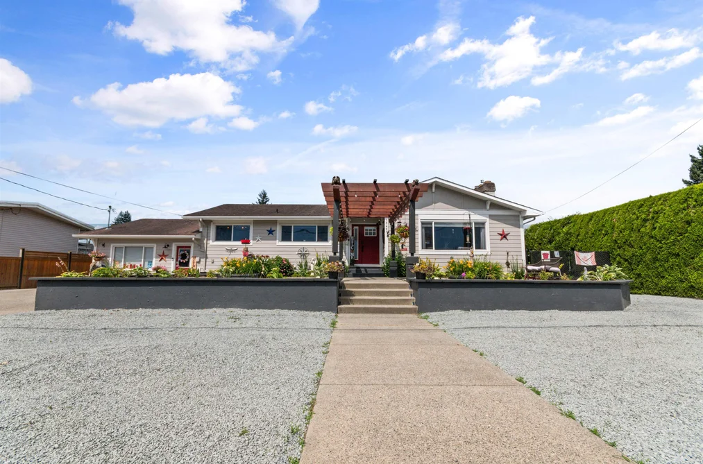 1549 PINEWOOD AVENUE, Agassiz BC V0M 1A2, Agassiz BC — Residential for Sale - Main Photo