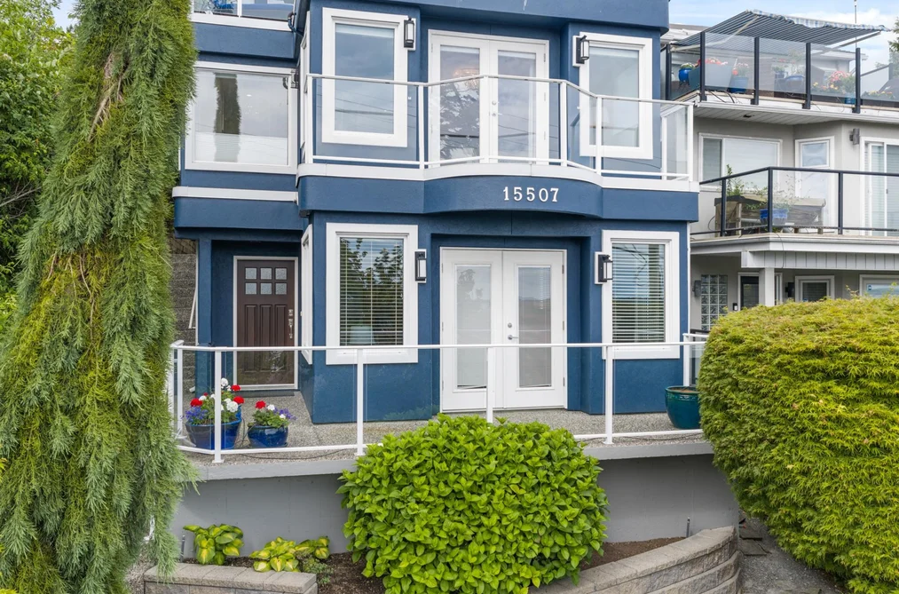 House for sale at 15507 Columbia Avenue White Rock British Columbia - MLS: R3133469