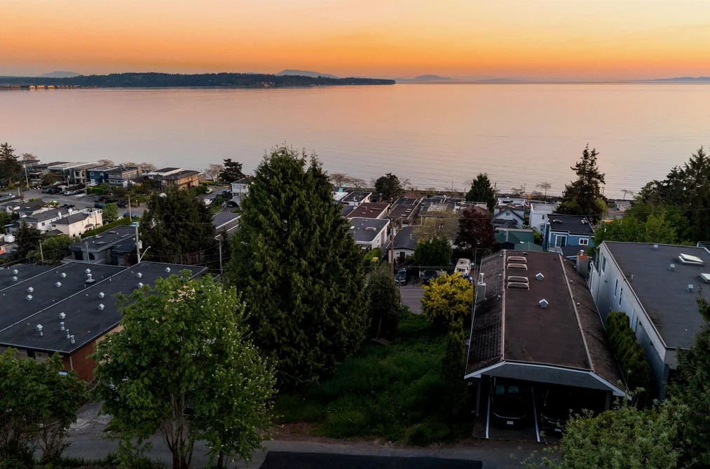 15519 COLUMBIA AVENUE, White Rock BC V4B 1K5, White Rock BC — Land for Sale - Photo 2