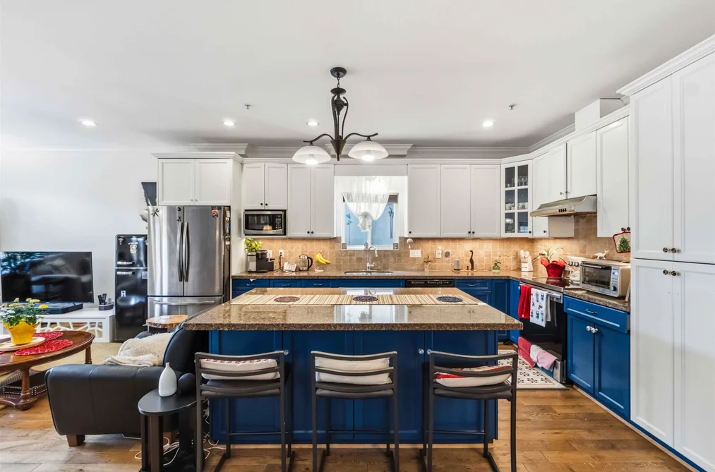15544 RUSSELL AVENUE, White Rock BC V4B 2R3, White Rock BC — Residential for Sale - Photo 4