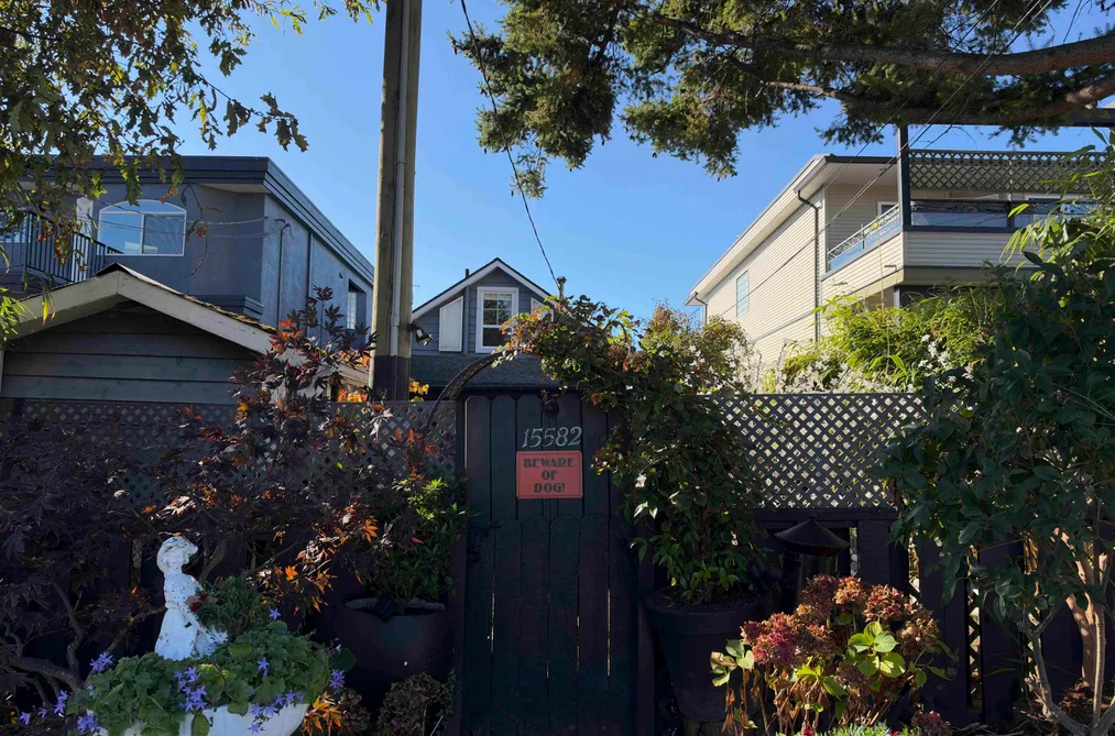 15582 Victoria Ave, White Rock, BC - MLS: R3173677