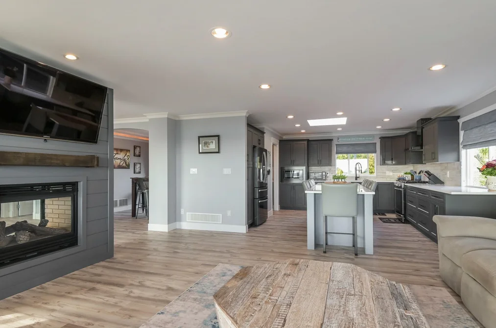 15587 SEMIAHMOO AVENUE, White Rock BC V4B 1V3, White Rock BC — Residential for Sale - Photo 5