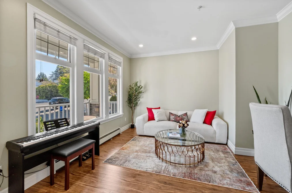 15595 THRIFT AVENUE, White Rock BC V4B 2L8, White Rock BC — Residential for Sale - Photo 2