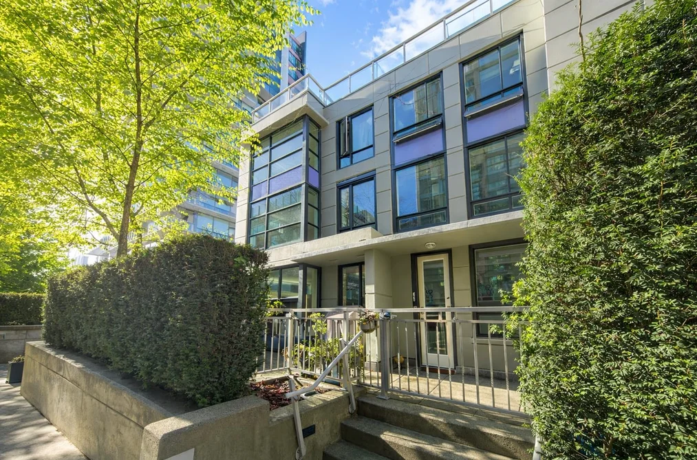 Townhouse for sale at 156 W 1st Avenue Vancouver British Columbia - MLS: R3090913