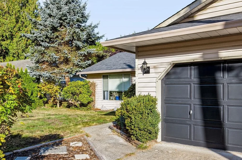 1560 Larchberry Way, Gibsons, BC - MLS: R3177342