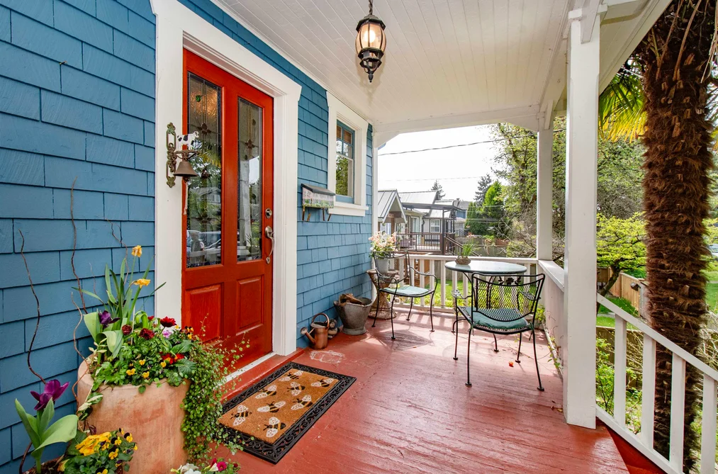 1560 MACGOWAN AVENUE, North Vancouver BC V7P 2X2, North Vancouver BC — Residential for Sale - Photo 2