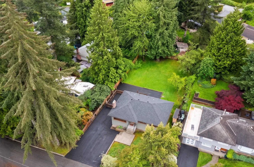 1561 MERLYNN CRESCENT, North Vancouver BC V7J 2X9, North Vancouver BC — Residential for Sale - Photo 2
