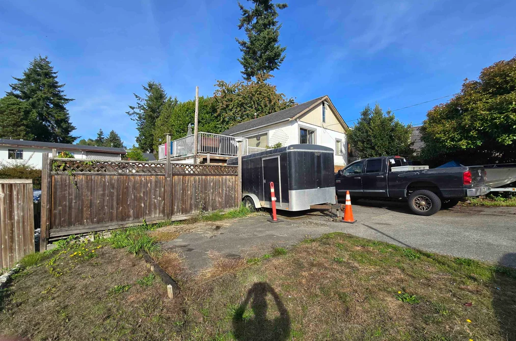 15619 Victoria Ave, White Rock, BC - MLS: R3174443