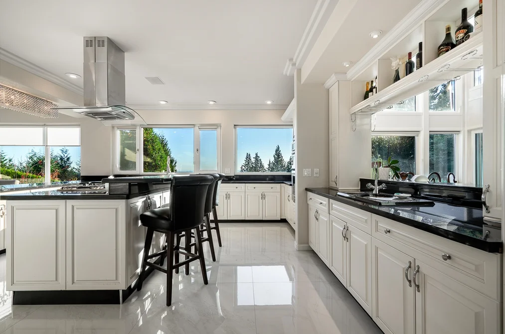 1562 Pinecrest Drive, West Vancouver, BC - MLS: R3163905 - Photo 13 1562 Pinecrest Drive, West Vancouver, BC - MLS: R3163905 - Photo 13