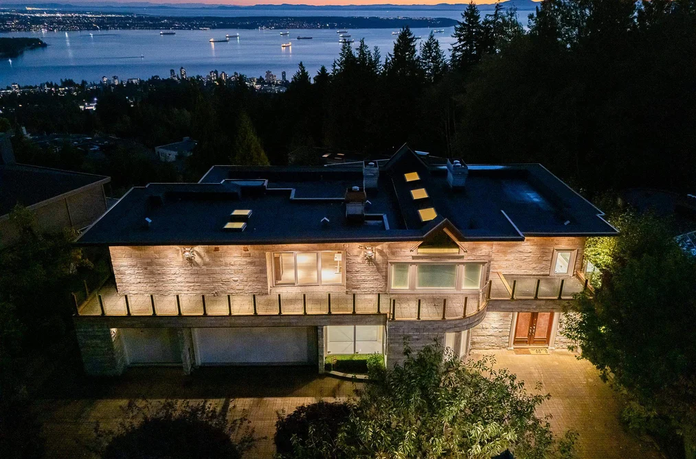 1562 Pinecrest Drive, West Vancouver, BC - MLS: R3163905 - Photo 4 1562 Pinecrest Drive, West Vancouver, BC - MLS: R3163905 - Photo 4