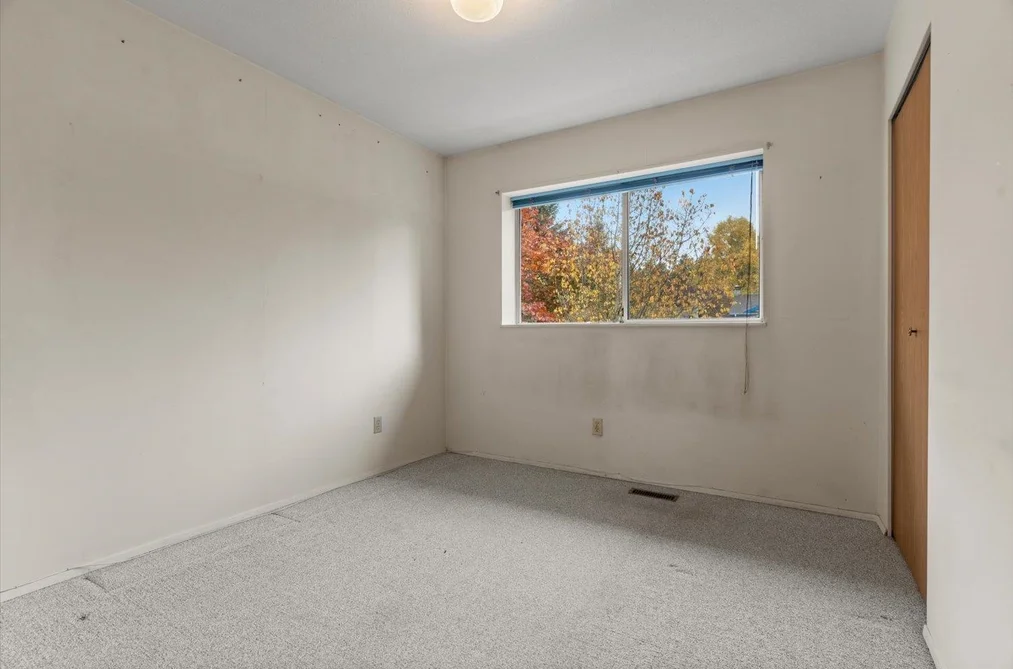 15643 98 Avenue, Surrey, BC - House for Sale - Photo 13 of 32 15643 98 Avenue, Surrey, BC - House for Sale - Photo 13 of 32