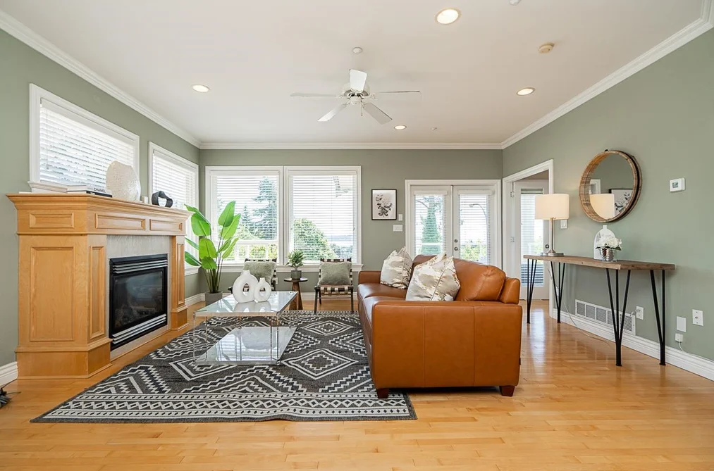 15645 PACIFIC AVENUE, White Rock BC V4B 1S1, White Rock BC — Residential for Sale - Photo 3