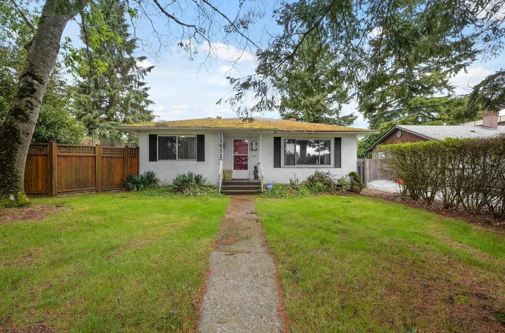 House for sale at 15651 Thrift Avenue White Rock British Columbia - MLS: R3065566