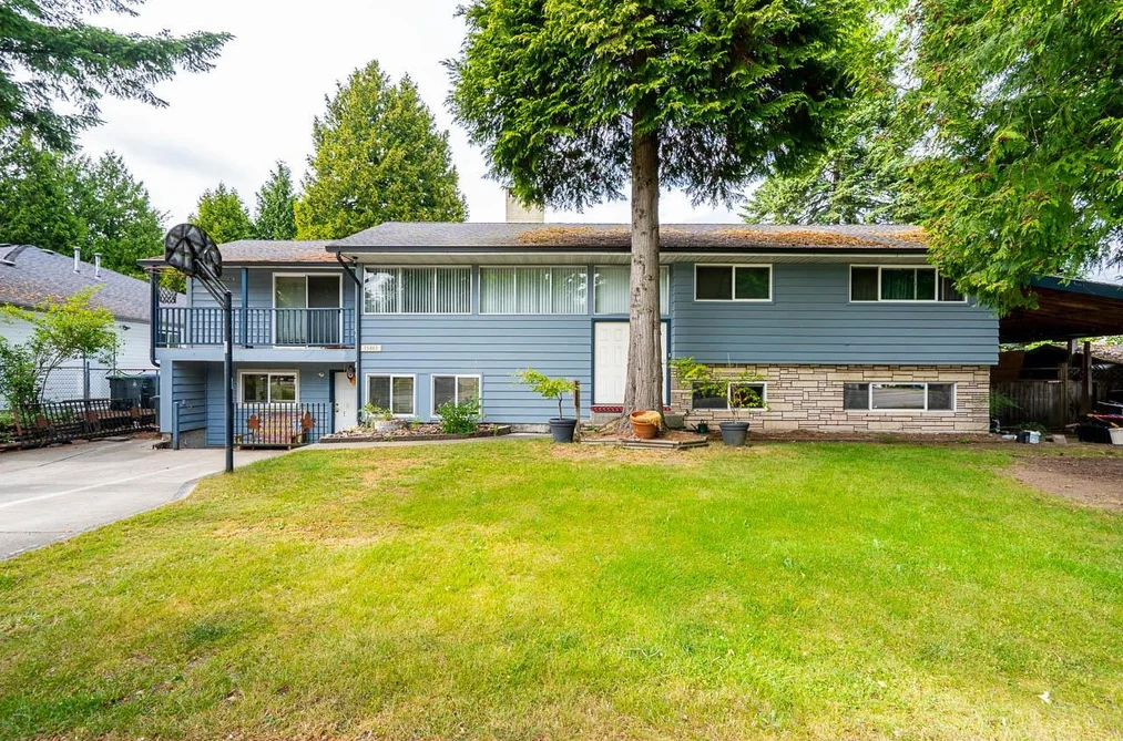House for sale at 15661 92 Avenue Surrey British Columbia - MLS: R3132851