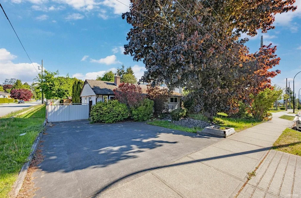 House for sale at 15661 Roper Avenue White Rock British Columbia - MLS: R3125430