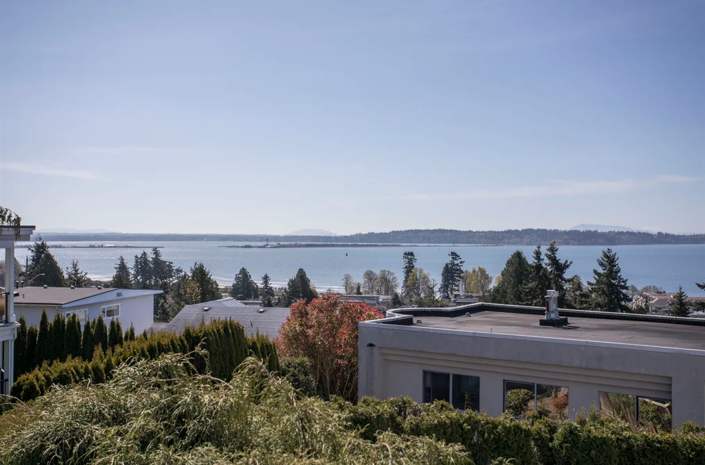 House for sale at 15662 Semiahmoo Avenue White Rock British Columbia - MLS: R3140942