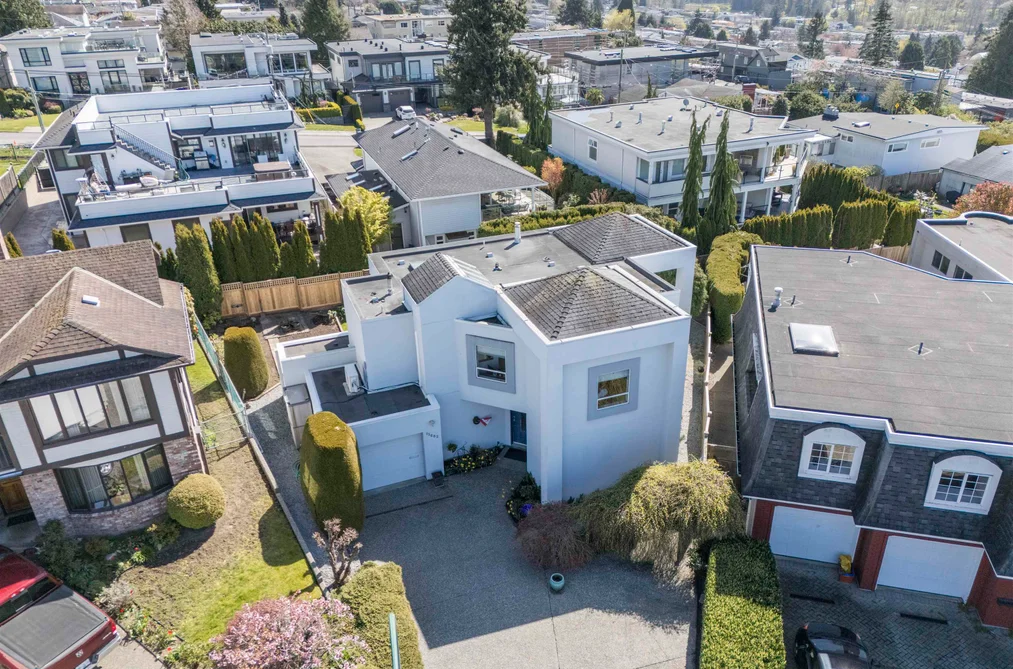 15662 SEMIAHMOO AVENUE, White Rock BC V4B 1V4, White Rock BC — Residential for Sale - Photo 3