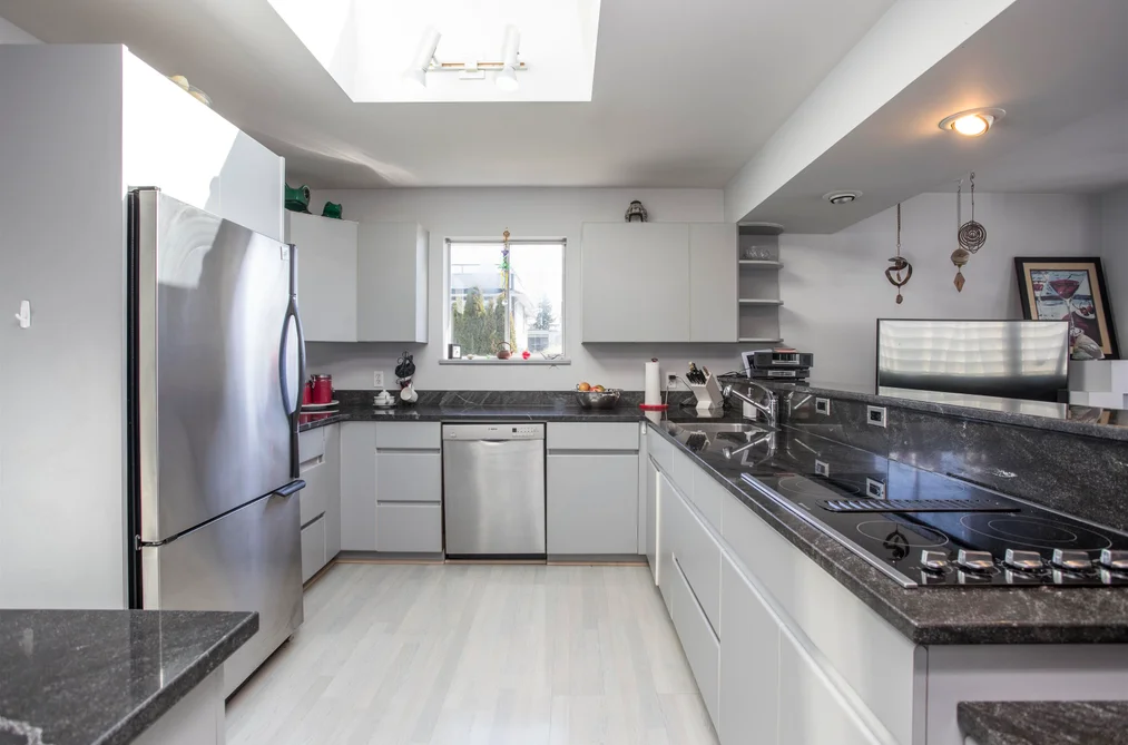 15662 SEMIAHMOO AVENUE, White Rock BC V4B 1V4, White Rock BC — Residential for Sale - Photo 5