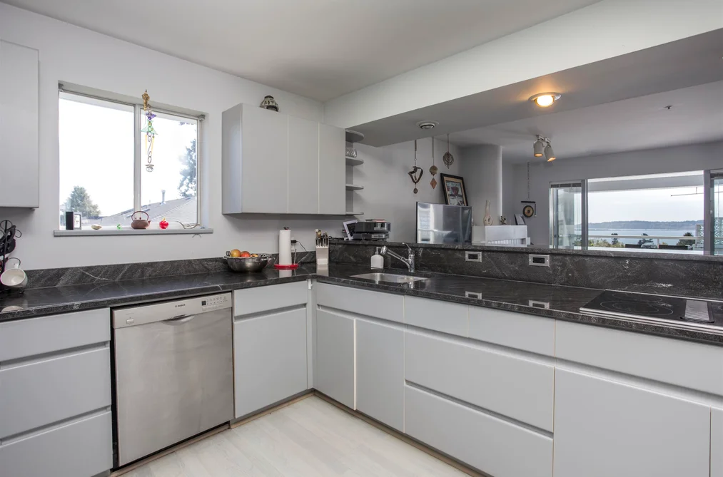 15662 SEMIAHMOO AVENUE, White Rock BC V4B 1V4, White Rock BC — Residential for Sale - Photo 6