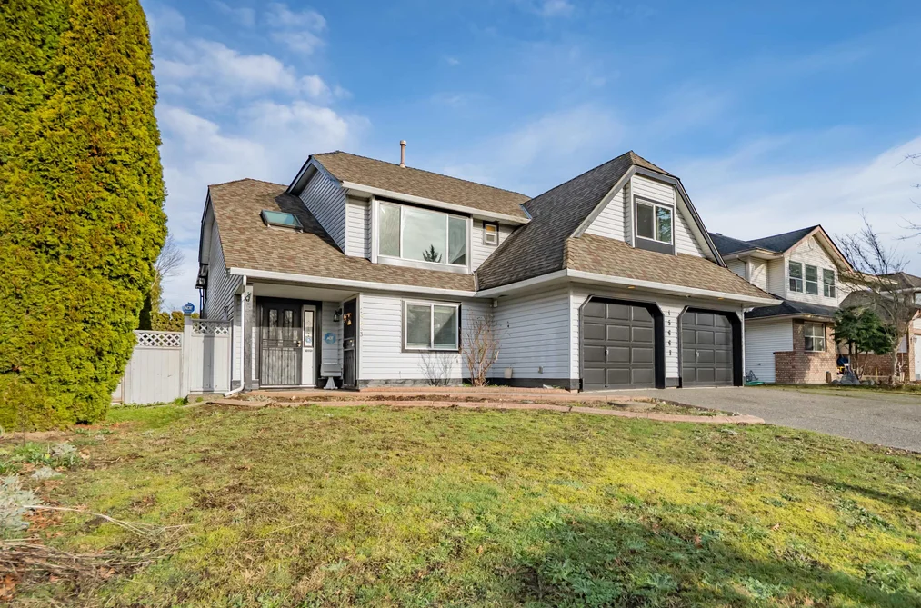 House for sale at 15663 107a Avenue Surrey British Columbia - MLS: R3117462