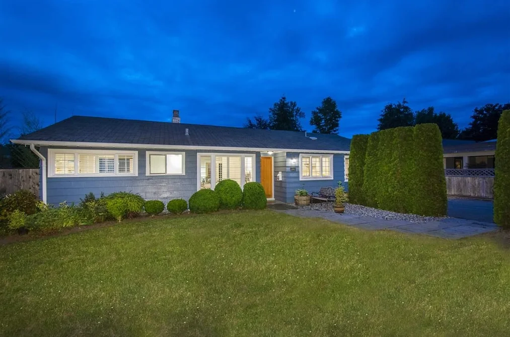 House for sale at 1567 Mcbride Street North Vancouver British Columbia - MLS: R3130800