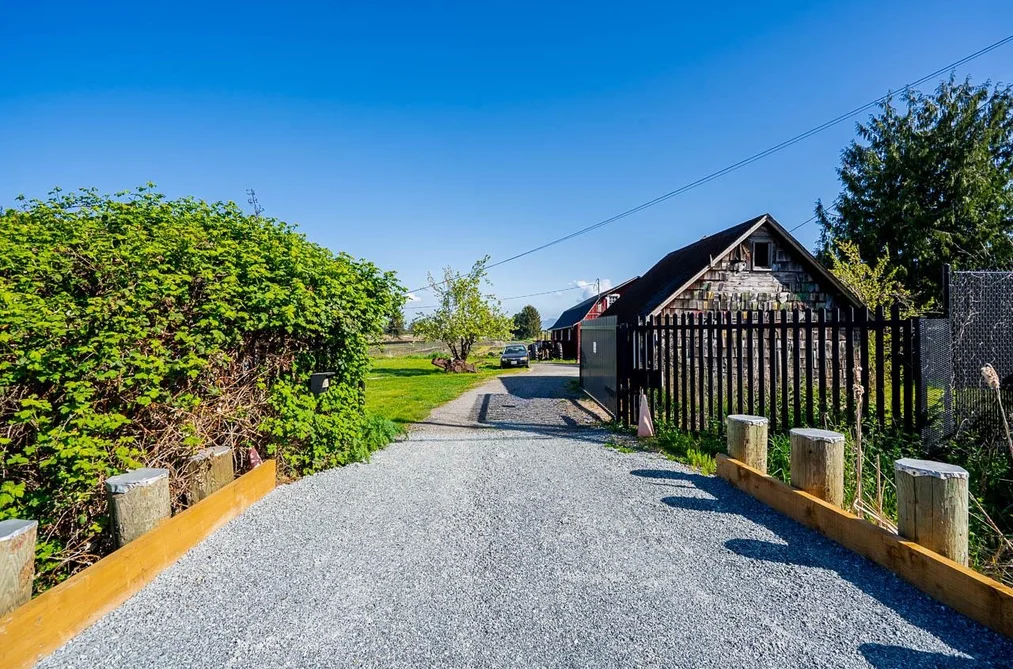 15675 40TH AVENUE, Surrey BC V3Z 1E6, Surrey BC — Residential for Sale - Photo 2