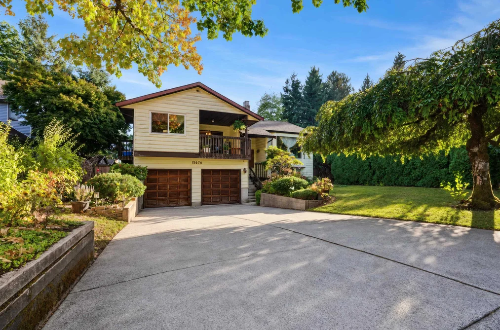 House for sale at 15676 97a Avenue Surrey British Columbia - MLS: R3164614