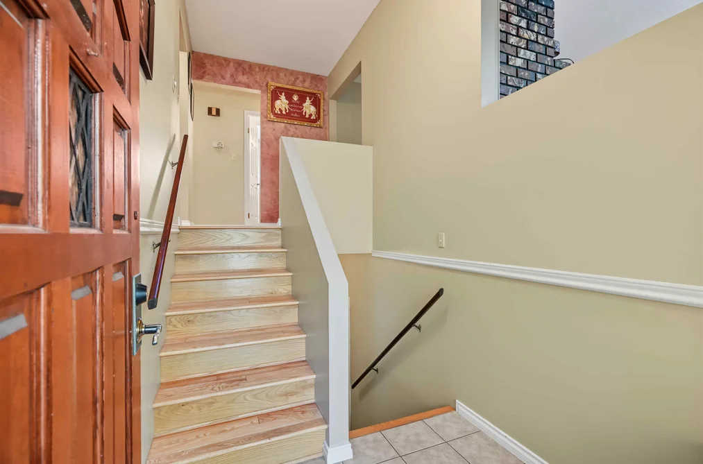 15676 97A Avenue, Surrey, BC - MLS: R3164614 - Photo 2