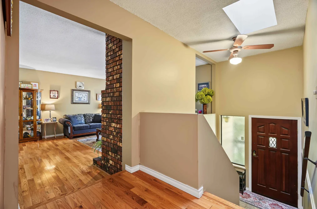 15676 97A Avenue, Surrey, BC - MLS: R3164614 - Photo 3